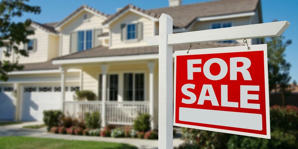 Mortgage Rates Surge Above 7% as Yields Soar
