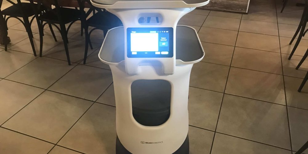 St. Charles Restaurant Equipment Offers Robots for Table Delivery