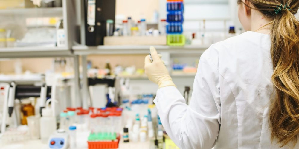 How to Pick the Best Mixer for Viscous Laboratory Liquids